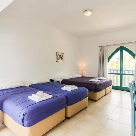 Hotel Axiothea 2*