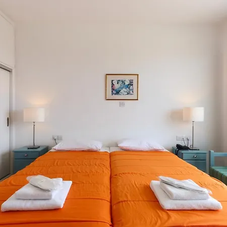 Axiothea Hotel 2*