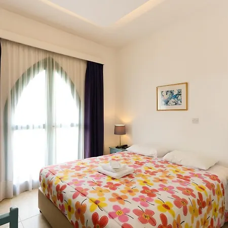 Hotel Axiothea Paphos