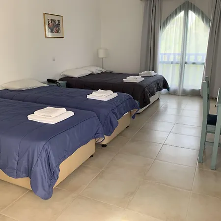 Hotel Axiothea Paphos