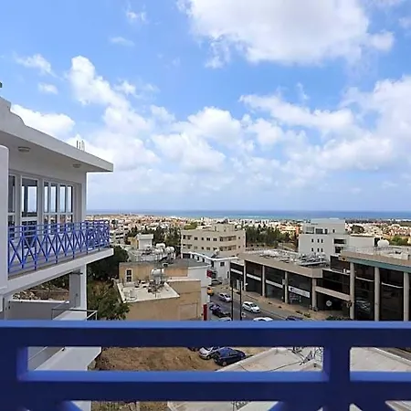 Axiothea Hotel 2*