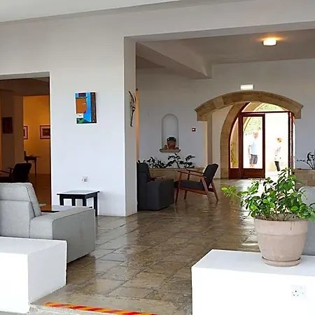 Hotel Axiothea Paphos