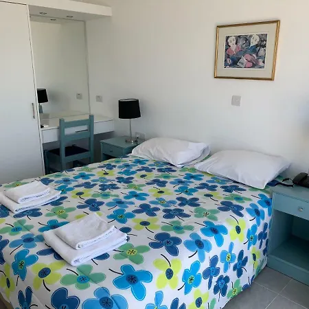 Axiothea Hotel 2*
