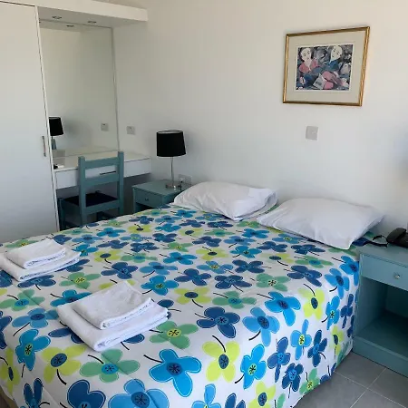 Axiothea Hotel 2*