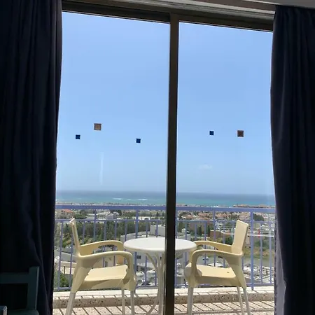 Otel Axiothea Pafos