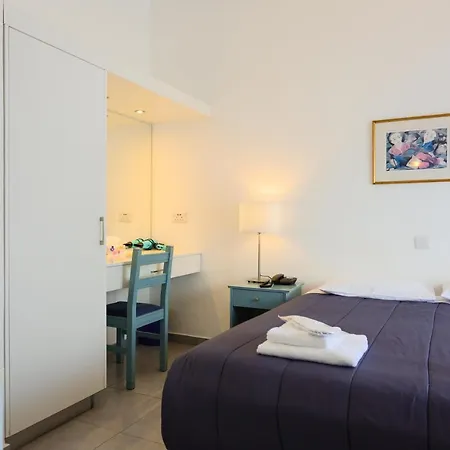 Hotel Axiothea Paphos