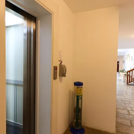Axiothea Hotel