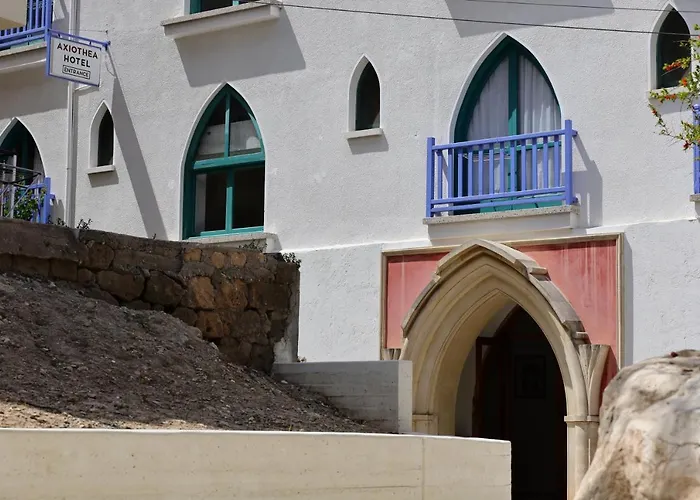 Hotell Axiothea 2*