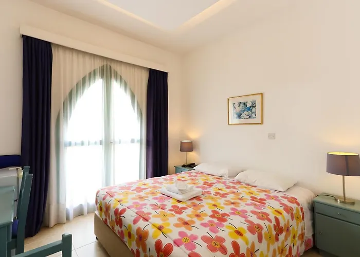 Hotell Axiothea Paphos