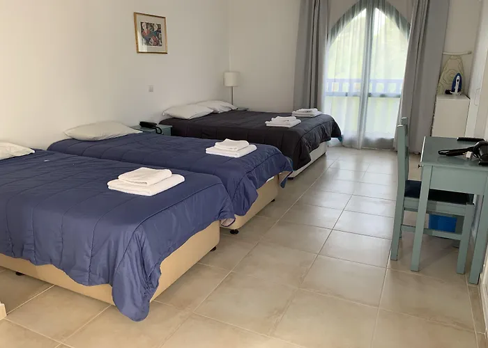 Hotell Axiothea Paphos