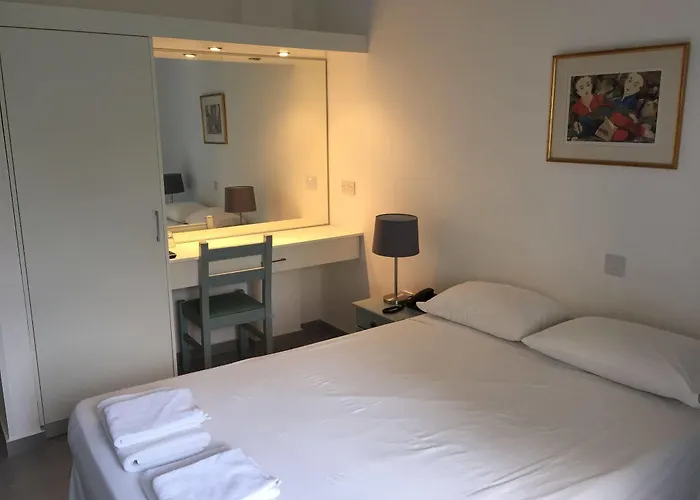 Hotell Axiothea Paphos